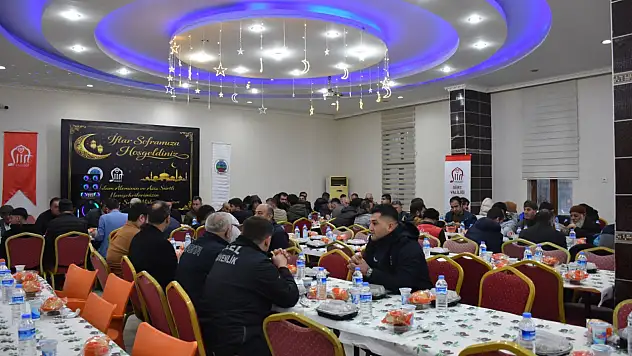 Siirt'te Millet Bahçesi ve Öğretmenevi'nde ilk toplu iftar gerçekleştirildi