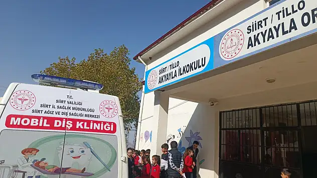 Siirt'te Mobil Diş Kliniği Hizmeti: Akyayla Köyü'nde 36 Vatandaş Muayene Edildi