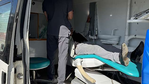 Siirt'te Mobil Diş Sağlığı Hizmeti Tuzkuyusu Köyü'ne Ulaştı