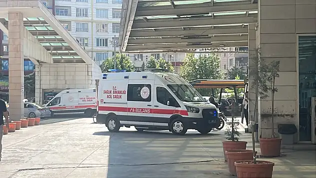 Siirt'te Motosiklet Yayaya Çarptı: 1 Yaralı