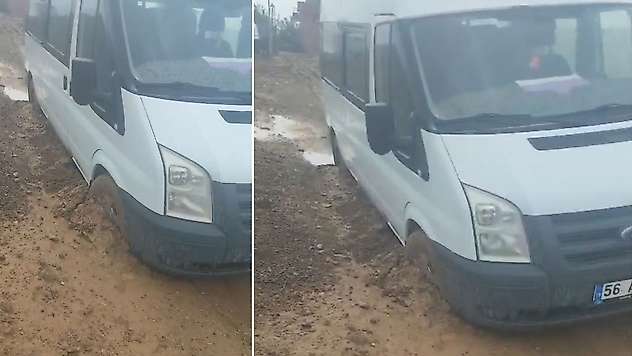Siirt'te Öğrenci Servisi Çamura Saplandı: Köy Yolu İçin Çağrı