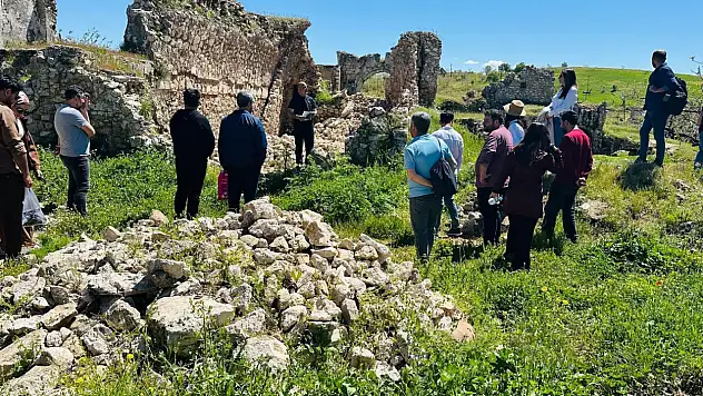 Siirt'te Öğretmenler Botan Vadisi ve Deyr Mor Yakub'u Gezdiler