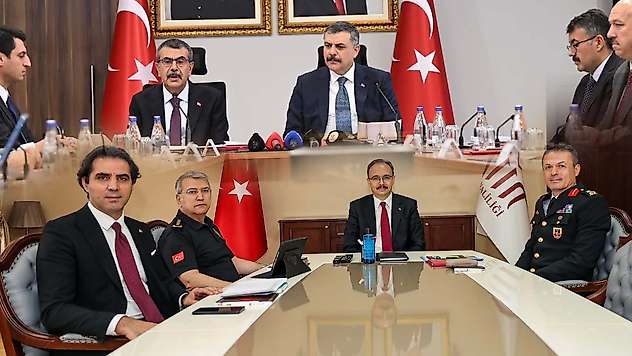 Siirt'te Okullar İçin Güvenlik Zirvesi: Yeni Eğitim Yılı Öncesi Tedbirler Değerlendirildi