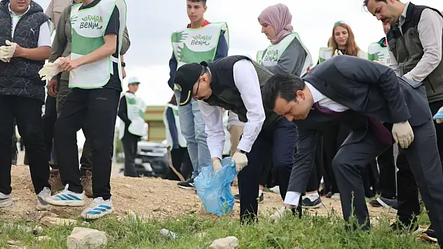 Siirt'te 'Orman Benim' Kampanyası Kapsamında Çevre Temizliği Etkinliği Düzenlendi