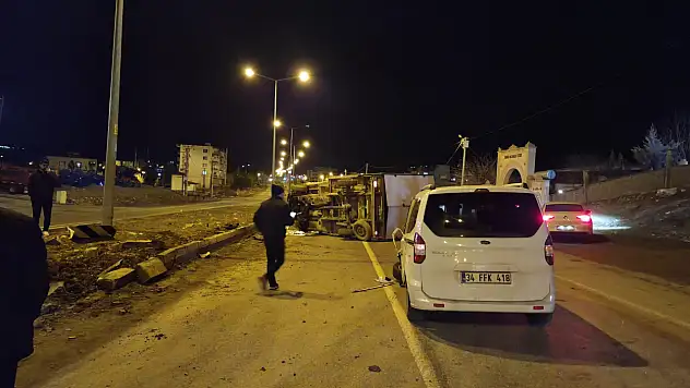 Siirt'te Otogar Mevkiinde İki Araç Çarpıştı: 2 Yaralı