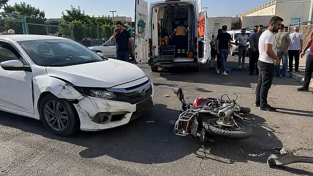 Siirt'te otomobil ile motosiklet çarpıştı: 2 kişi yaralandı