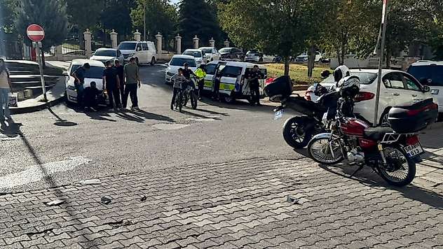 Siirt'te Otomobil ile Motosiklet Çarpıştı