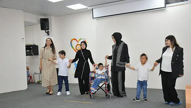Siirt'te Özel Öğrenciler Yeteneklerini Sergiledi