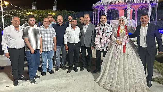 Siirt'te Özer ve Eres Ailelerinin Mutlu Günü: Yağmur ile Muammer Dünyaevine Girdi