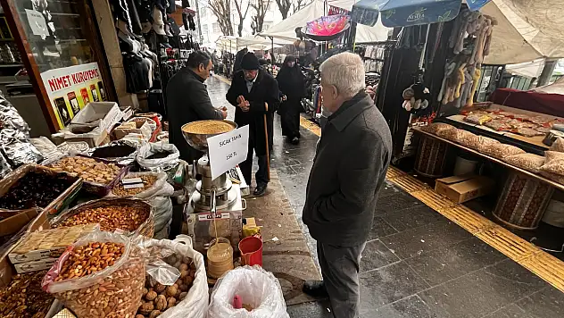 Siirt'te Ramazan öncesi çarşıda hareketlilik: Esnaf ikiye bölündü