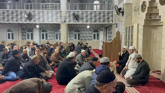 Siirt'te Sabah Namazı Gençlik Buluşması Ensar Camii'nde yapıldı