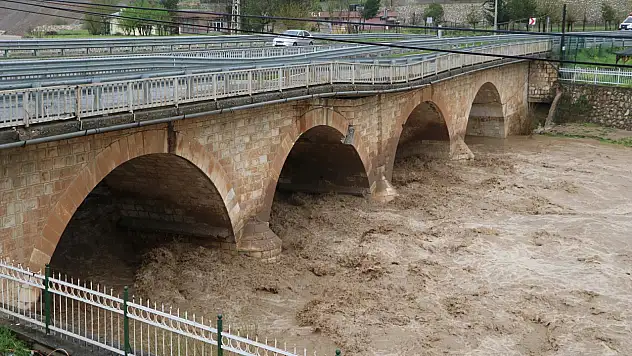 Siirt'te Sağanak Sonrası Kezer Köprüsü Alarmı: 'Tek Giriş Riski' Yeniden Gündemde