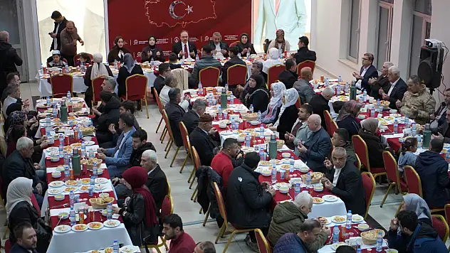 Siirt'te Şehit Aileleri ve Gazilerle İftar Programı Düzenlendi