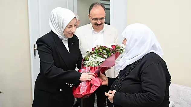 Siirt'te Şehit Ailesine Anneler Günü Ziyareti