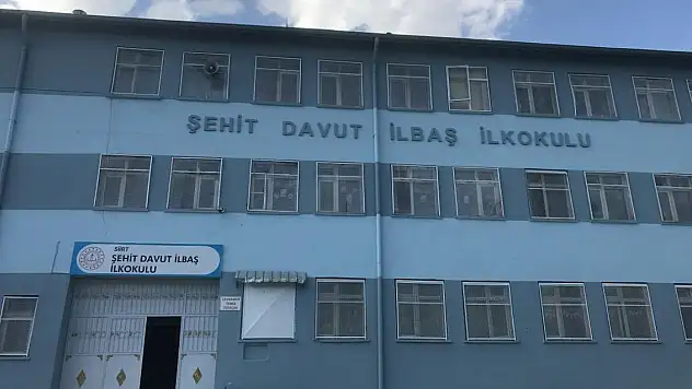 Siirt'te Şehit Davut İlbaş İlkokulu'ndan bisiklet ödüllü okuma yarışması