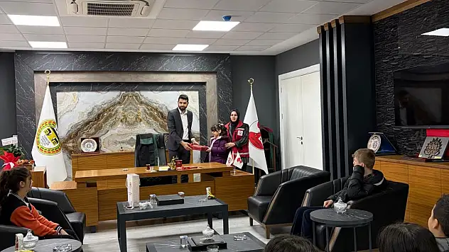 Siirt'te Sevgi Evleri Çocuklarına Avukatlık Mesleği Tanıtıldı