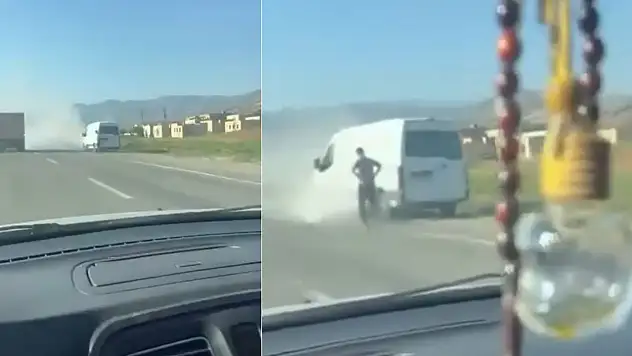 Siirt'te Seyir Halindeki Minibüs Yandı