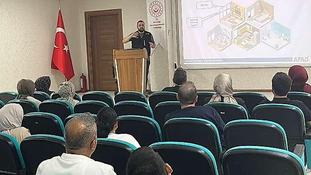 Siirt'te Şiddetle Mücadele Personeline Afet ve Acil Durum Eğitimi