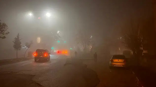 Siirt'te sis etkili oldu: Görüş mesafesi 50 metreye kadar düştü