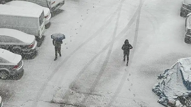 Siirt'te Soğuk Hava Etkisini Sürdürüyor: Don, Buzlanma ve Sis Uyarısı