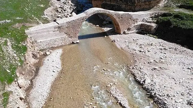 Siirt'te Tarihi Gira Xane Köprüsünün Baraj Suları Altında Kalmadan Önce Çekilen Son Fotoğrafları