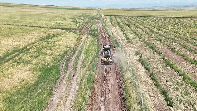 Siirt'te Tarımsal Üretim Yolları Yenileniyor