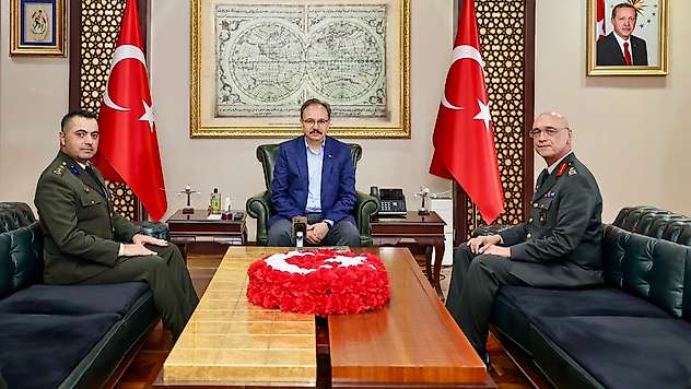 Siirt'te Tuğgeneral Çatak Ve Yarbay Seçkin, Vali Kızılkaya'yı Ziyaret Etti