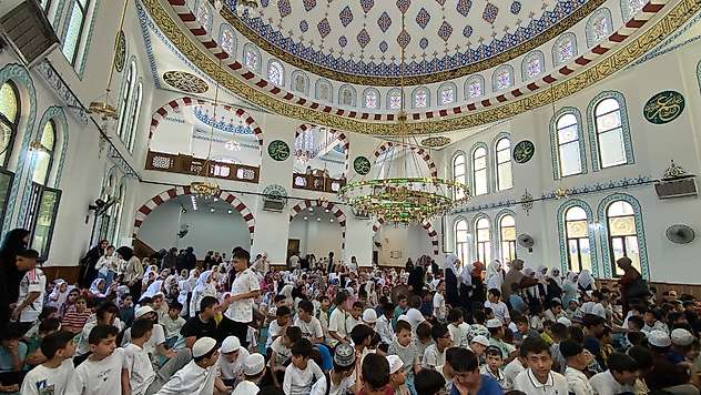 Siirt'te TÜGVA Yaz Okulu öğrencileri cami programında bir araya geldi