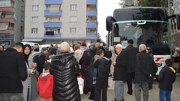Siirt'te umreciler dualarla uğurlandı