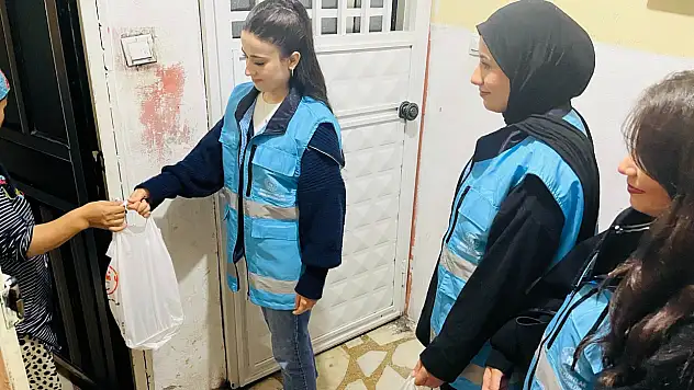 Siirt'te Üniversite Öğrencileri Yemekleri İsraf Etmeden İhtiyaç Sahiplerine Ulaştırıyor