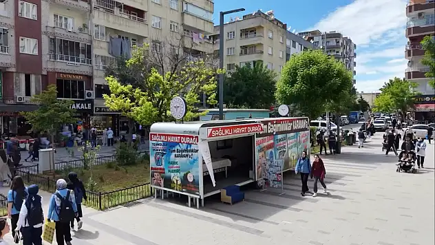 Siirt'te Vatandaşlara Ücretsiz Bağımlılık Danışmanlığı: Güres Caddesinde Sağlıklı Hayat Durağı Kuruldu