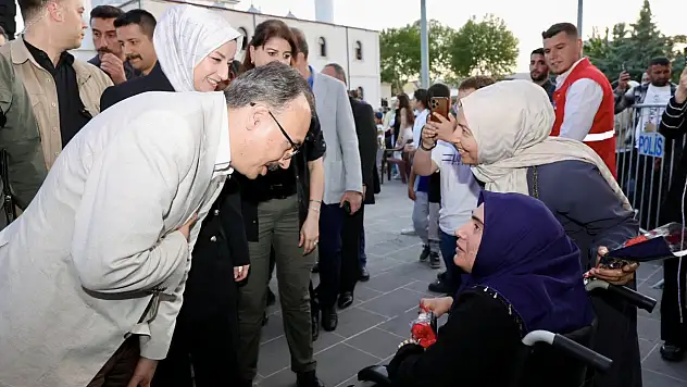 Siirt'te Vefa ve Muhabbet Buluşması: Hz. Veysel Karani Dualarla Anıldı