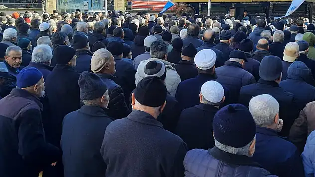 Siirt'te Vefat Eden Öğretmen ve Öğrenciler İçin Gıyabi Cenaze Namazı