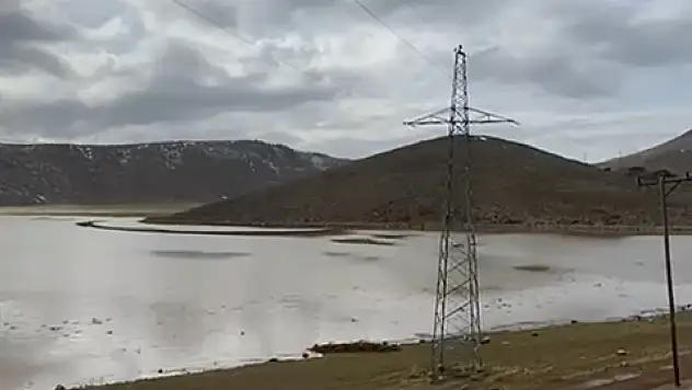 Siirt'te Yazın Tamamen Kuruyan Kentin En Büyük Gölü Zirin Gölü Yeniden Hayat Buldu