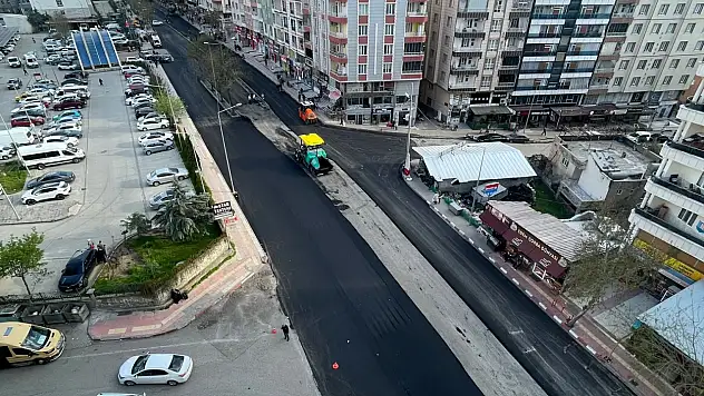 Siirt'te Yeni Mahalle'de Asfalt Çalışmaları Sürüyor