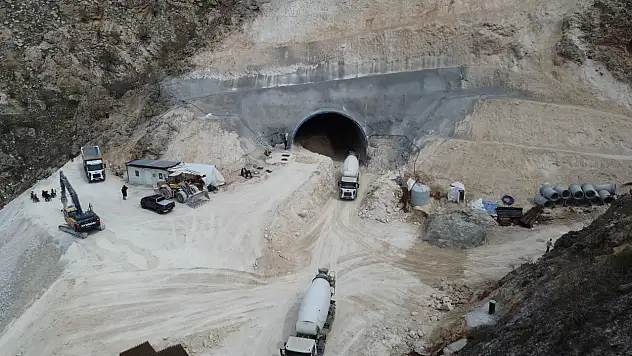 Siirt'te Yığınlı Tüneli ve Bağlantı Yolu Çalışmalarında Sona Yaklaşıldı