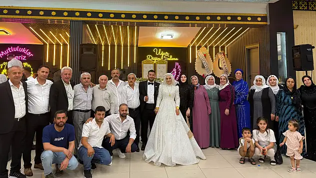Siirt'te Yiğit ve Kayran Ailelerinin Mutlu Günü: Selma ve Hüseyin Dünyaevine Girdi