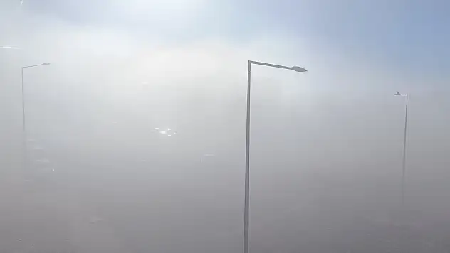 Siirt'te Yoğun Sis Görüş Mesafesini 50 Metreye Kadar Düşürdü