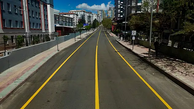 Siirt'te yol çizgi çalışmaları devam ediyor