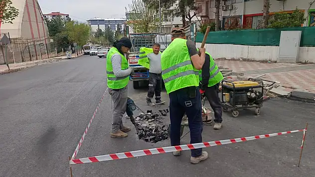 Siirt'te Yol Konforunu Artıran 'Hassas Ayar': Rögar Kapakları Artık Sorun Olmayacak