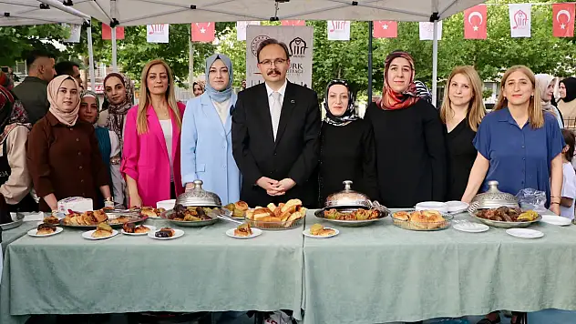 Siirt'te Yöresel Tatlar Görücüye Çıktı: Türk Mutfağı Haftası Coşkuyla Kutlandı