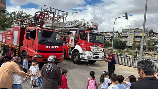 Siirt'te Yüzlerce Kişiye Yangın ve Acil Durum Eğitimi Veriliyor