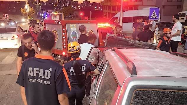 Siirt'te Zincirleme Trafik Kazası: 2 Yaralı