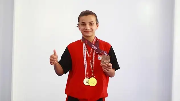 Siirt'ten Dünyaya Bir Yıldız Doğuyor: Şirin Aşkara Antalya'da Şampiyon