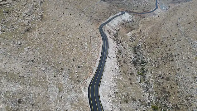 Siirt Tillo'da 8 bin 400 metrelik BSK asfalt çalışması tamamlandı