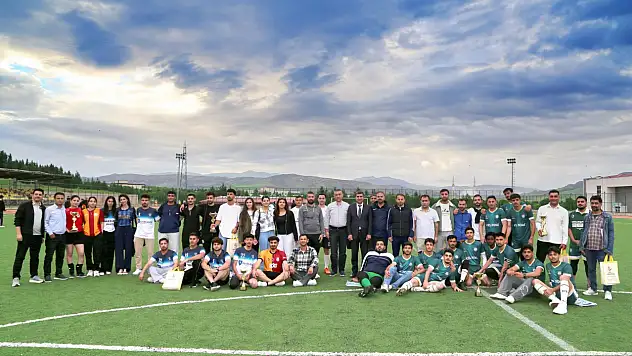 Siirt Üniversitesi Bahar Şenliği Spor Müsabakalarında Şampiyonlar Belli Oldu