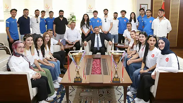 Siirt Üniversitesi Halk Oyunları Takımı İki Kategoride Türkiye Şampiyonu Oldu