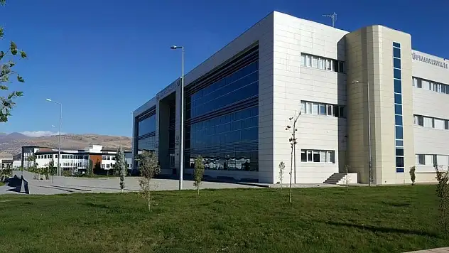 Siirt Üniversitesi Kütüphanesi Yaz Tatili Çalışma Saatlerini Açıkladı