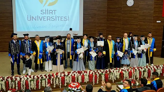 Siirt Üniversitesi Mühendislik Fakültesi'nde Mezuniyet Heyecanı