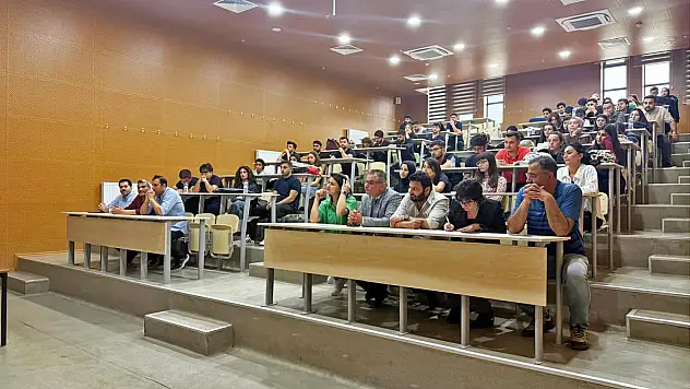 Siirt Üniversitesi'nde Geleceğin Üretim Teknolojileri Konuşuldu